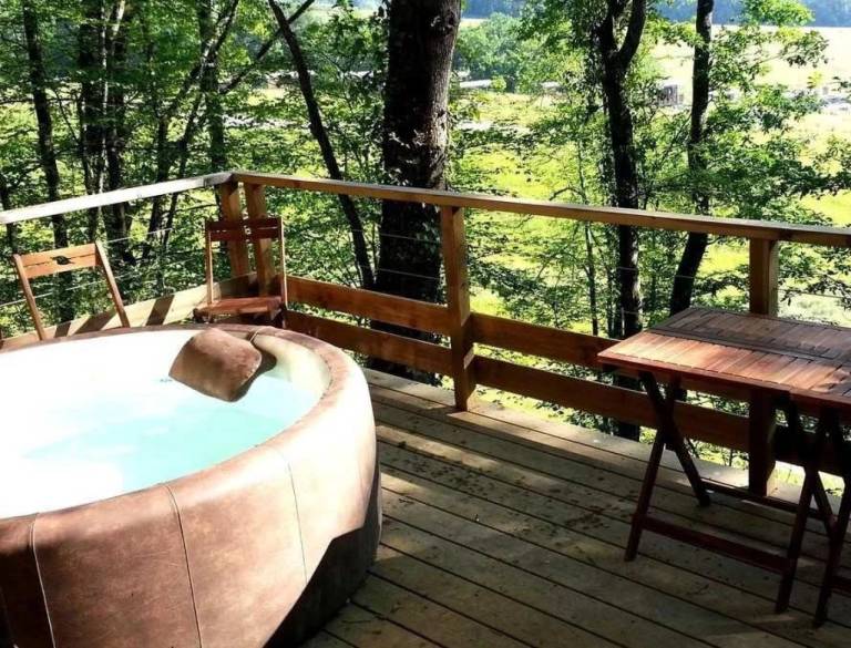 Vacation home with heated pool & BBQ in Tarbes