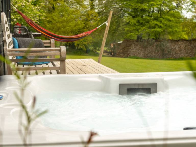 Lodge 6 - Hot Tub Lodge — photo 2