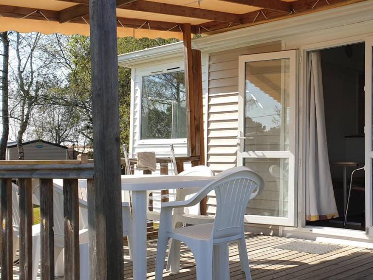 Mobile home with patio — photo 5