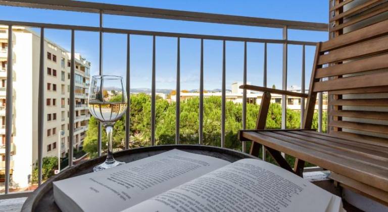 Fully equipped rental apartment with patio | Beach nearby | Good for workation | Pets allowed — photo 5
