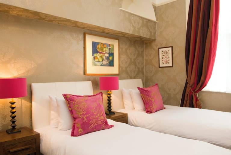 Bed & Breakfast  Bath