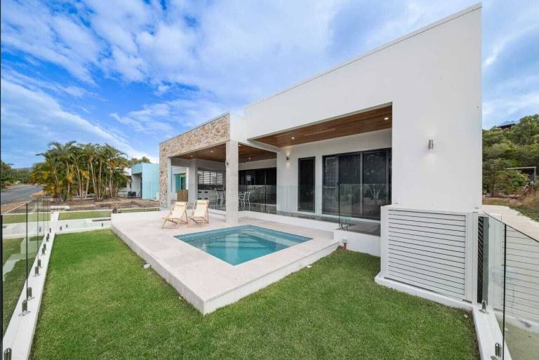 House Hideaway Bay
