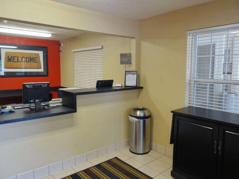 Extended Stay America Select Suites - Raleigh - RDU Airport — photo 2