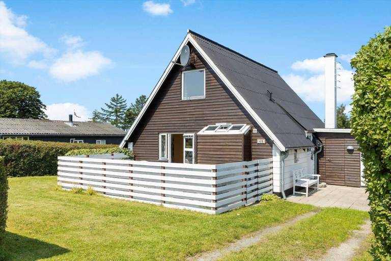 House with grill & patio | Sea view | Pets are welcome — photo 2