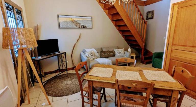 Vacation home with 2 rooms for 4 persons in Montreuil