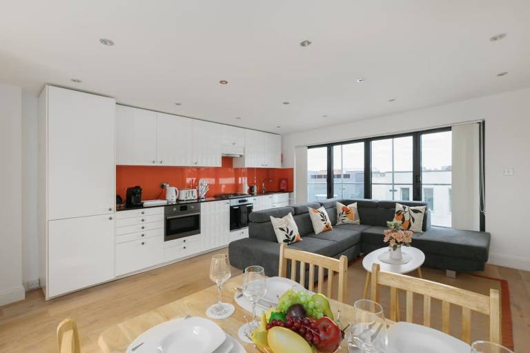 Bright Angel 2 BR Duplex with Balcony Sleeps 5