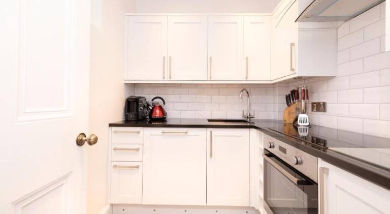 Apartment | Next to Edinburgh Castle — photo 4