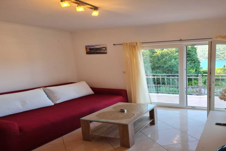 Apartament  Prapratno