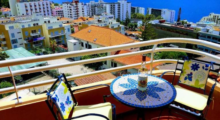 Apartment with 2 rooms for 4 persons in Funchal