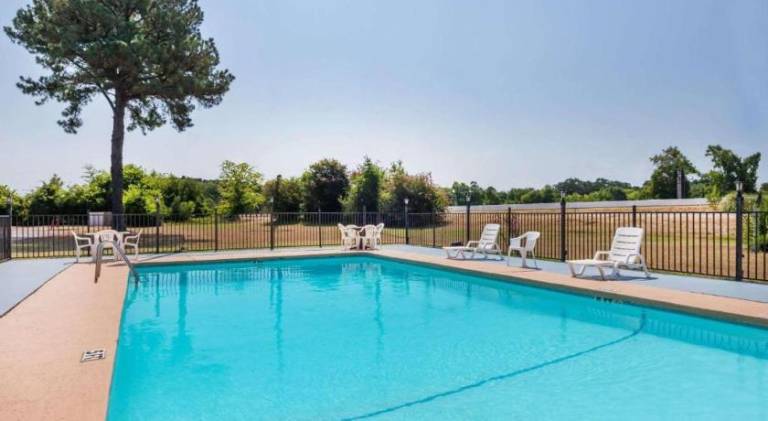 Arya Inn & Extended Stay in Longview, TX