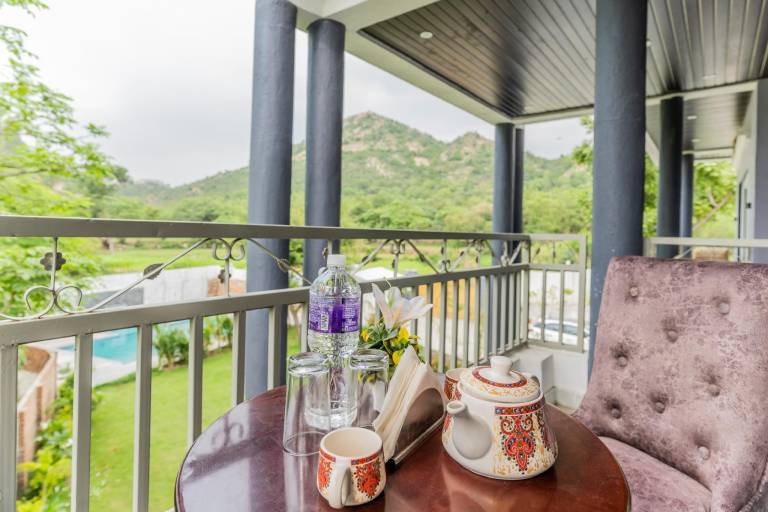 Villa with barbecue, garden & pool | Water view | Perfect for remote work — photo 5
