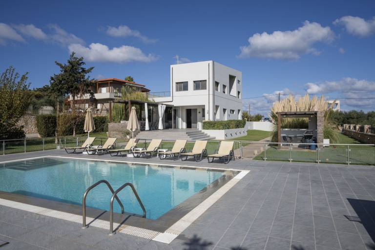 Family-friendly nice villa with grill, hot tub & yard | Dogs allowed in Rethymno