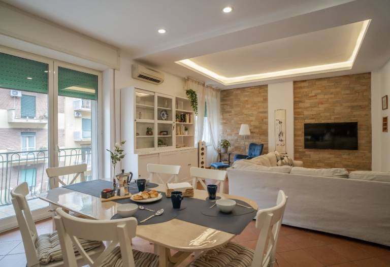 Appartamento 100 mq 3 camere 2 bagni