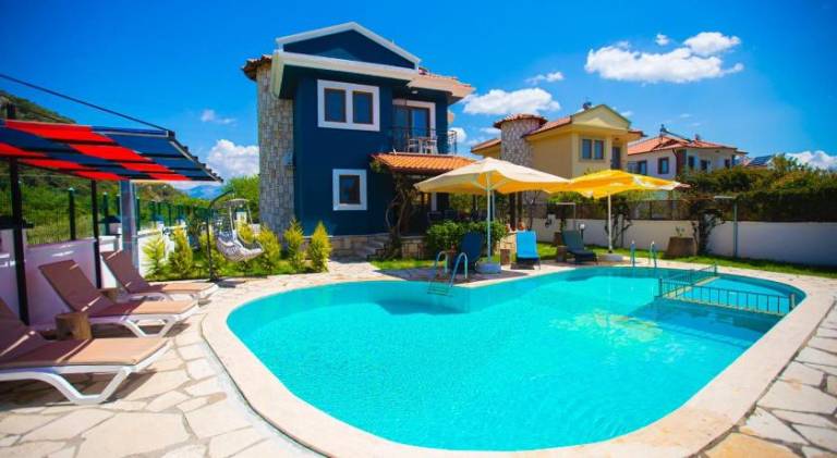 Fully equipped ample villa with garden, patio & private pool | Pet-friendly in Mugla