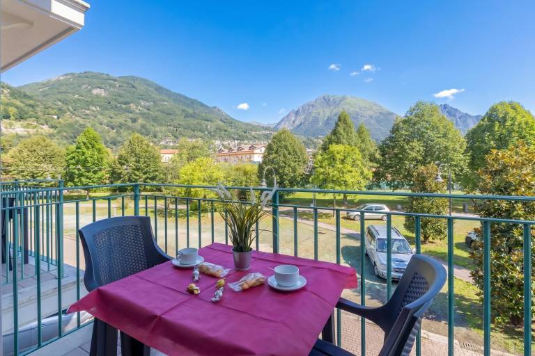 Holiday apartment | Mountain view in Porlezza