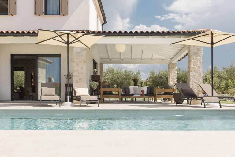 Fully equipped beautiful villa with barbeque, yard & private pool | Dogs allowed — photo 4