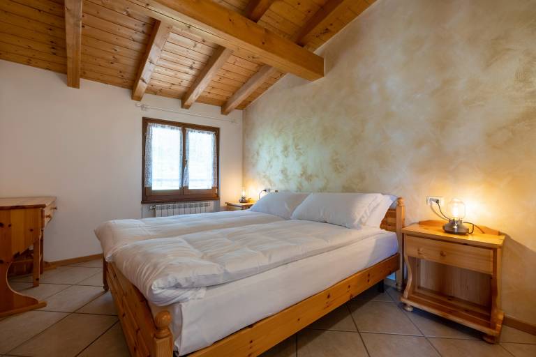 Farmhouse 'Agriturismo Val D' Egoi App 3' with Mountain View, Shared Garden and Wi-Fi in Tremosine