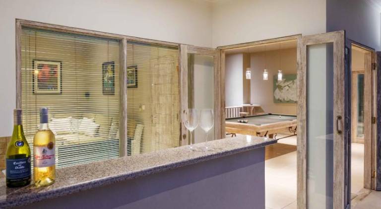 Villa with terrace, garden & private pool — photo 5