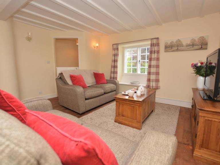 Fully equipped wonderful cottage with yard | Pets allowed — photo 3