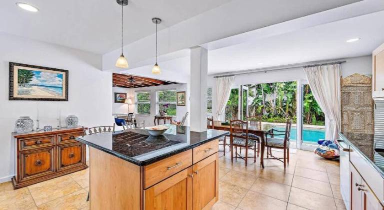 Beautiful vacation home with pool | Pets allowed — photo 4