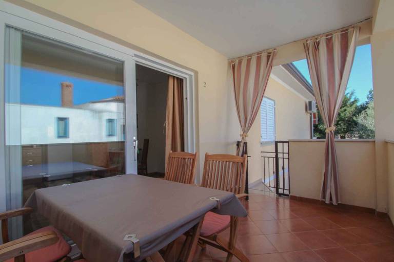 Apartment with garden — photo 2