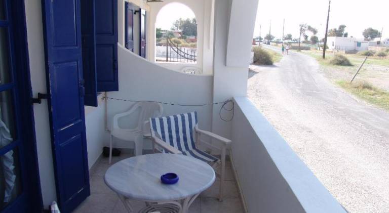 Holiday apartment with yard, barbeque & terrace — photo 3