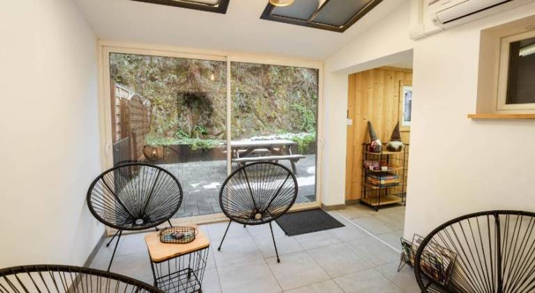 Fully equipped vacation home with yard, terrace & barbecue | Pets are welcome — photo 3