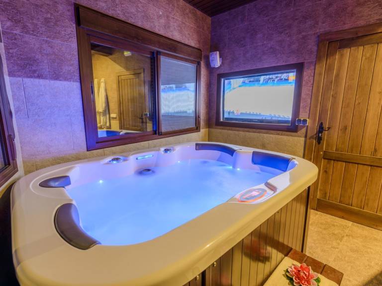 Beautiful vacation home with pool, grill & patio | Pet-friendly — photo 4