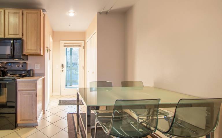Family-friendly charming condo with patio | Pets allowed — photo 3