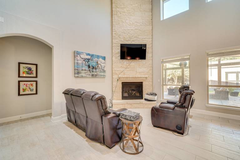 6 Mi to SeaWorld: Pet-Friendly Home w/ Pool Access — photo 3