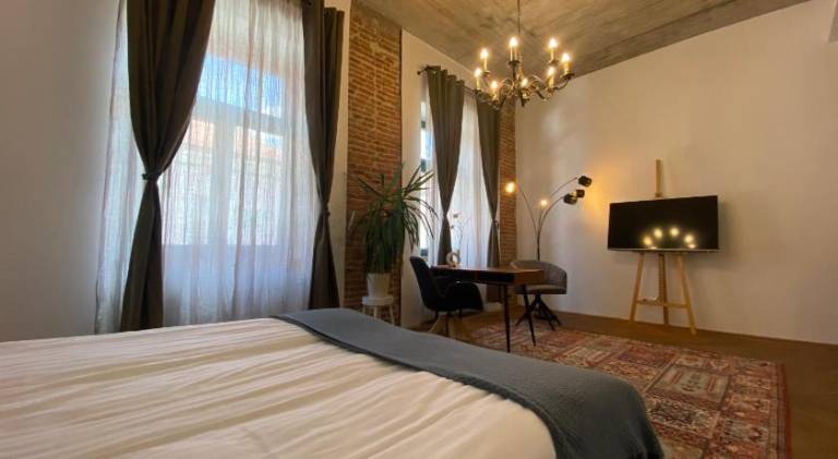 Charming serviced apartment with patio | Next to Cluj-Napoca Tailors' Bastion | Dogs allowed — photo 2