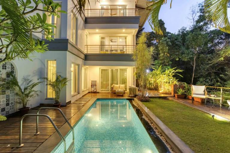 3BHK Private Pool 1km to Thalassa Villa Scapes