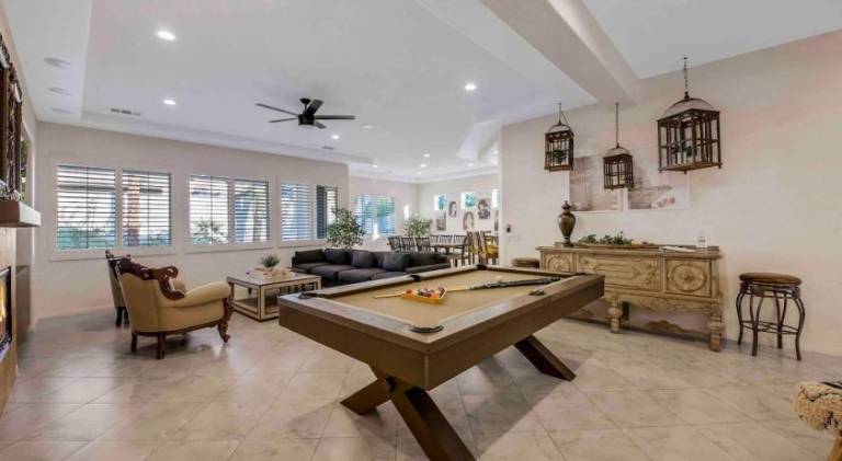 House with pool & jacuzzi in Indio, CA