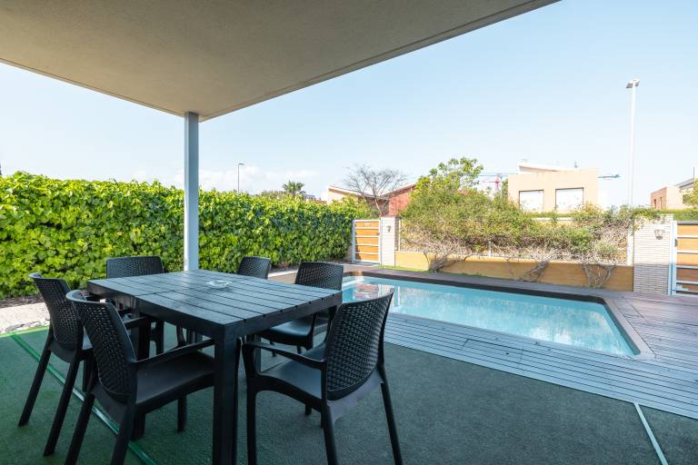 Fully equipped pleasant vacation home with grill, private pool & yard | Garden view | Perfect for remote work | Pet-friendly — photo 3