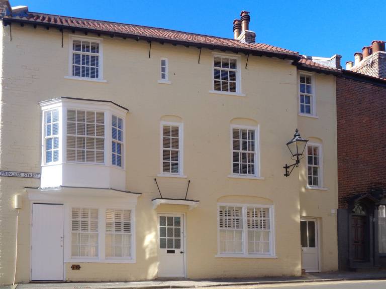 Children-friendly charming cottage | Close to the beach | Pets allowed in Scarborough