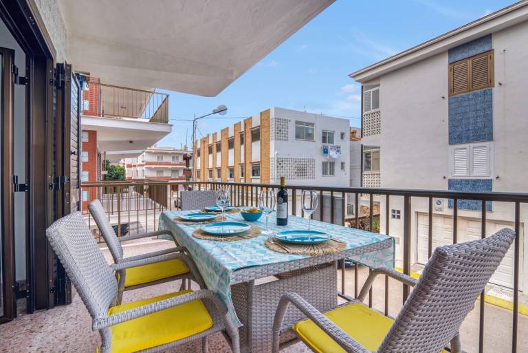 Rental apartment with patio & fast internet | Close to the beach | Perfect for remote work | Pets are welcome — photo 2