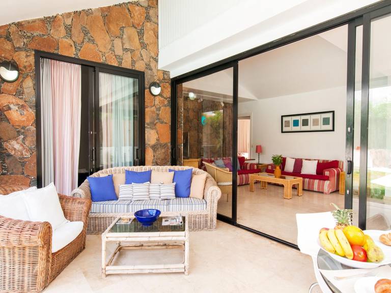 Fully equipped villa with private pool, barbeque & garden | Pets allowed — photo 3