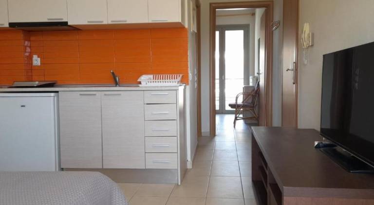 Rental apartment with patio & garden — photo 5