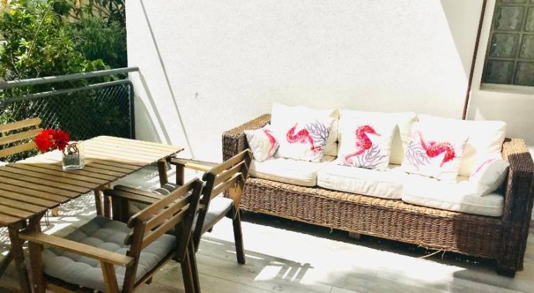 Charming serviced apartment with yard | Close to the beach | Perfect for remote work | Dogs allowed — photo 3