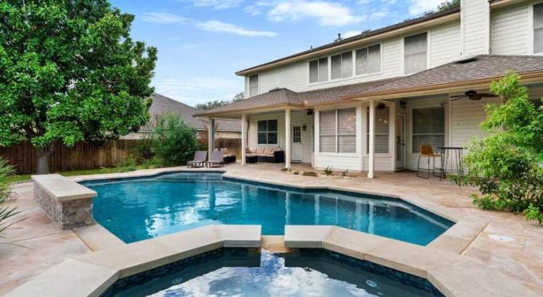 306 m&sup2; Ferienhaus