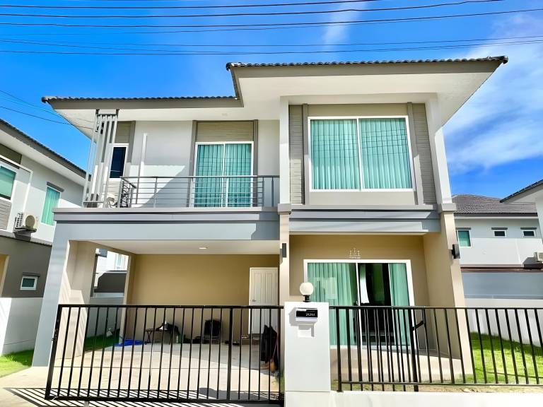 Nice house with pool & garden | Good for workation | Dogs allowed in Pattaya
