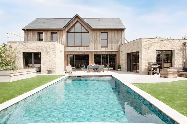 Villa 'Breizh'ome' with Private Pool, Private Terrace, and Wi-Fi in Dinan