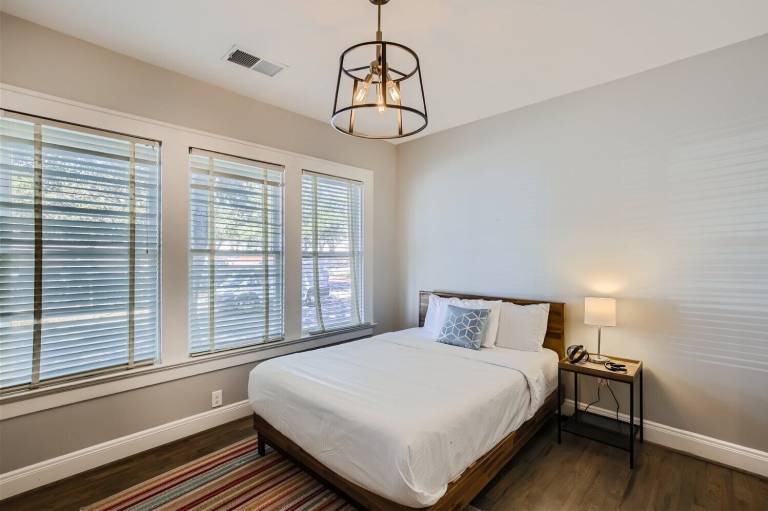 Condo Oak Lawn