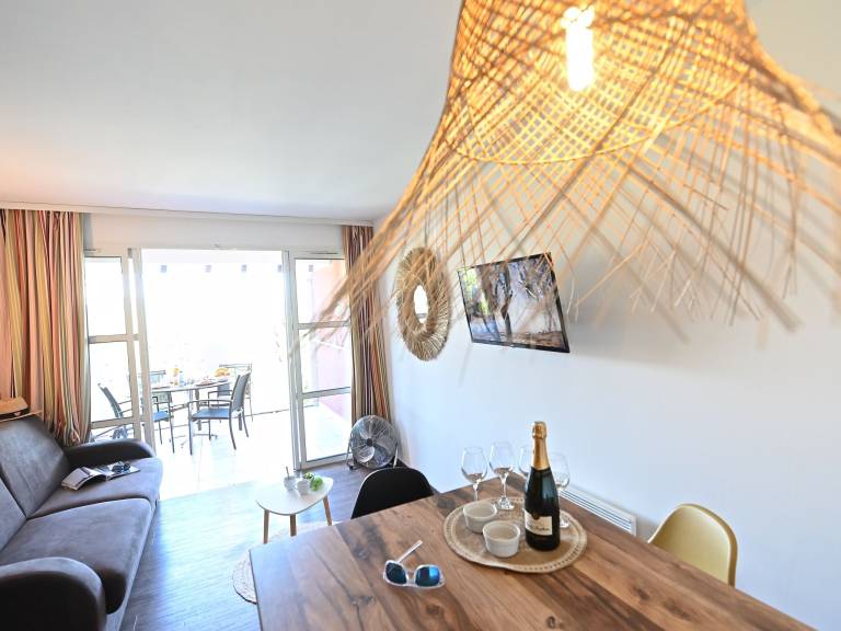 Family-oriented rental apartment with terrace, yard & pool | Mountain view | Dogs allowed — photo 3