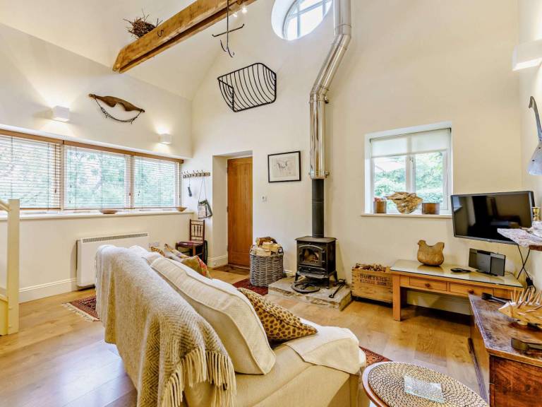 Cottage with garden — photo 3