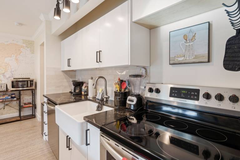 Condo with 1 room for 4 persons — photo 4