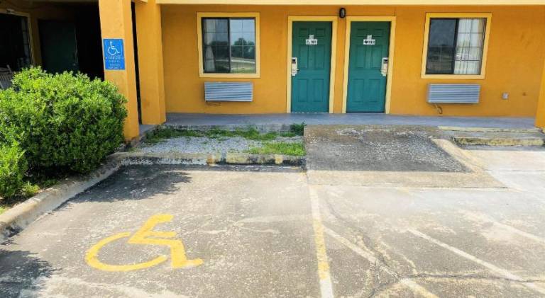 Pine Point Inn & Suites