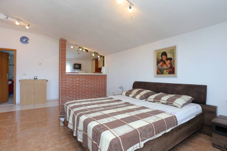 One bedroom apartment with terrace and sea view Bušinci, Čiovo (A-9450-a) — photo 5