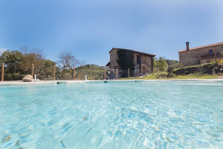 Family-friendly lovely vacation home with pool, BBQ & yard | Garden view | Perfect for remote work | Pets allowed — photo 2
