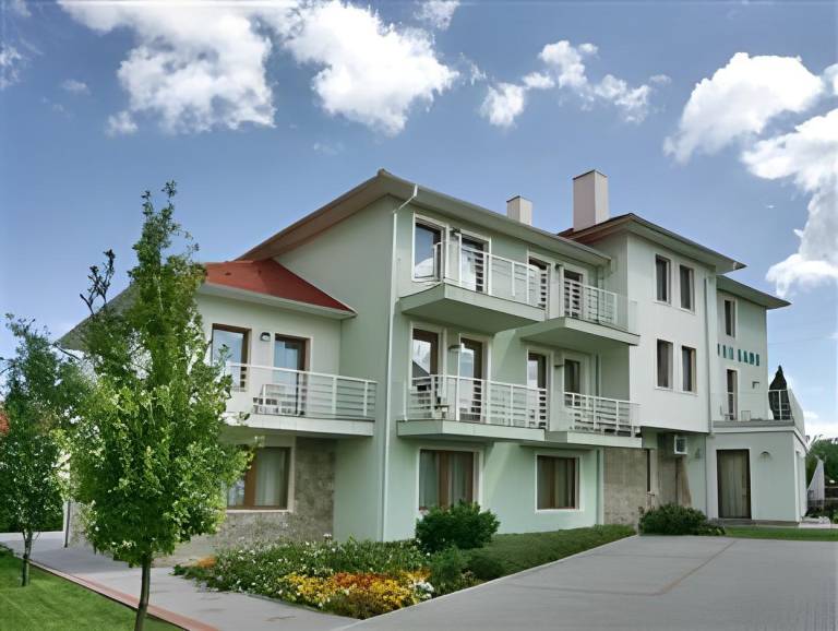 HotelJade-Ezüsthíd Hotel in Veszprem